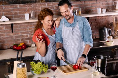 Kadın arıyorum nasıl kesme sebze adamım