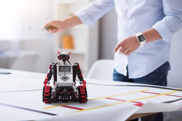 Kis robot felkészülnek arra, hogy a munka — Stock Fotó