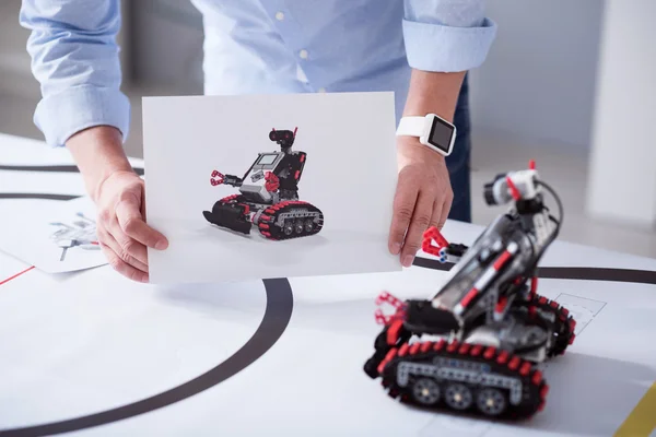 Sia l'immagine che un robot giocattolo reale — Foto Stock