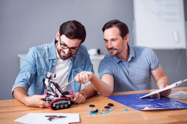 Projede çalışan olumlu iş arkadaşları