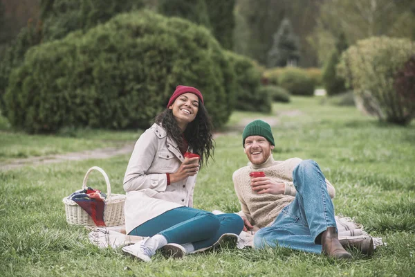 Smiling partners having coffee during the date — Stock Photo, Image