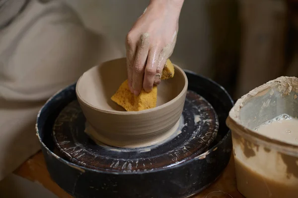 Process of pottery and making a new bowl — Stock Photo, Image