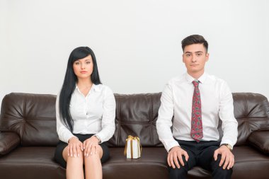 business çift kanepe mevcut ofiste oturan