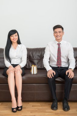 business çift kanepe mevcut ofiste oturan