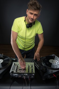 dj pikap ile poz