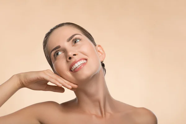 Portrait of girl holding hands near her face with clean and  fre — Stock Photo, Image