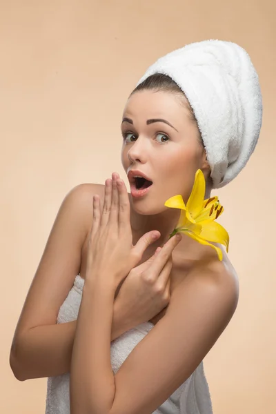 Portrait of girl with clean and fresh skin — Stock Photo, Image