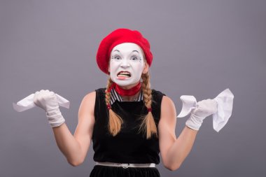 kadın MIME kızgın bir kağıt görevlisinideponun