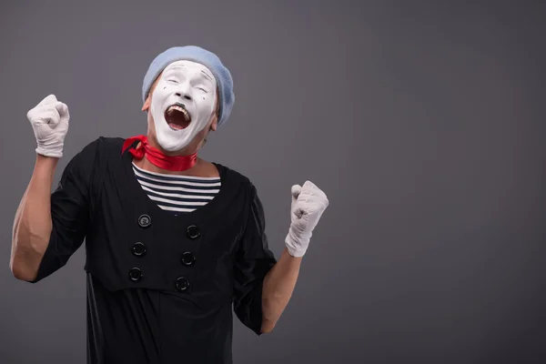 Portret męski mime biały Zabawna buzia i emocje na tle — Zdjęcie stockowe