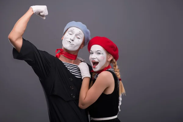 Portrait of funny mime couple with white faces and emotions isol — Stock Photo, Image