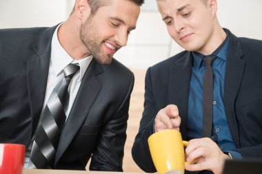 Kahve molası verdikten iki iş adamları