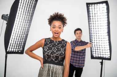 Büyük model fotoğraf oturumunda