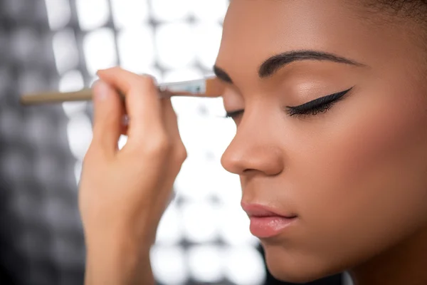 Maquillaje indio hombre fotos de stock, imágenes de Maquillaje indio hombre sin royalties | Depositphotos Maquillaje indio hombre fotos de stock, imágenes de Maquillaje indio hombre sin royalties | Depositphotos
