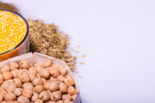 Composizione di bicchieri con cereali — Foto Stock