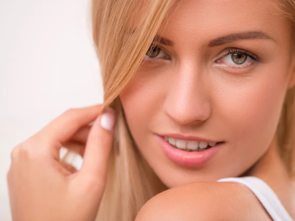 Blond girl with green eyes — Stock Photo, Image