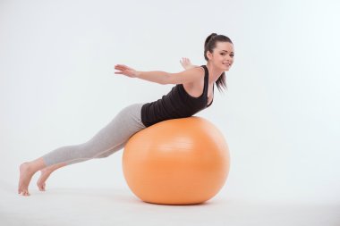 Sağlıklı genç sporcumuz egzersizleri yapıyor