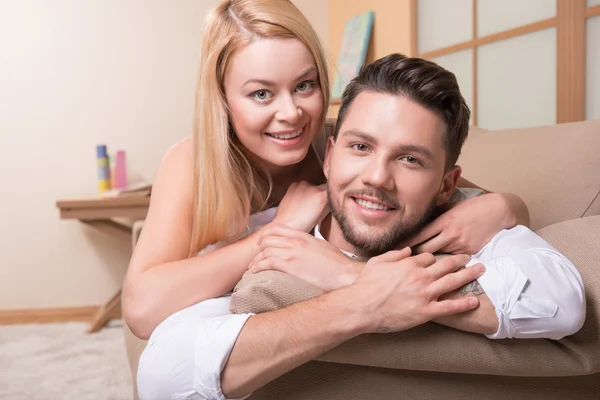 Glückliches verliebtes Paar — Stockfoto