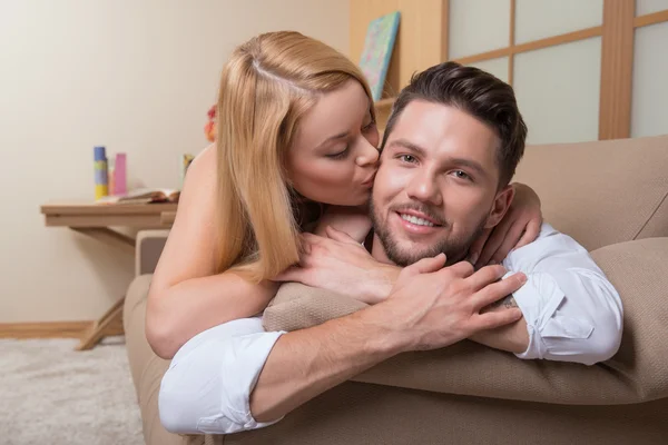 Feliz pareja enamorada —  Fotos de Stock