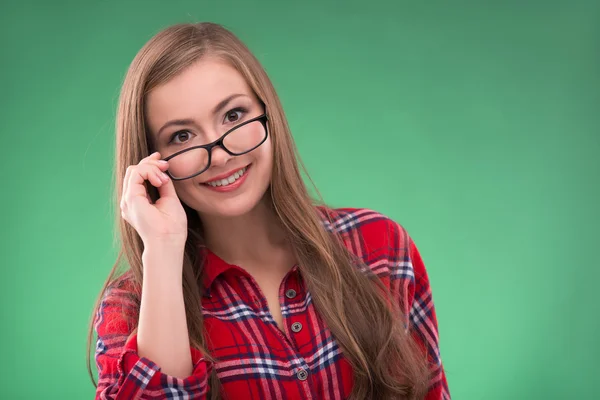 Glada bruna hår flicka — Stockfoto