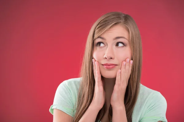 Girl  smiling looking aside — Stock Photo, Image