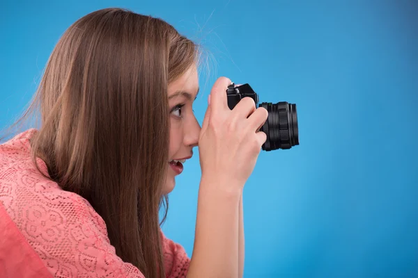 Menina com câmera de foto — Fotografia de Stock