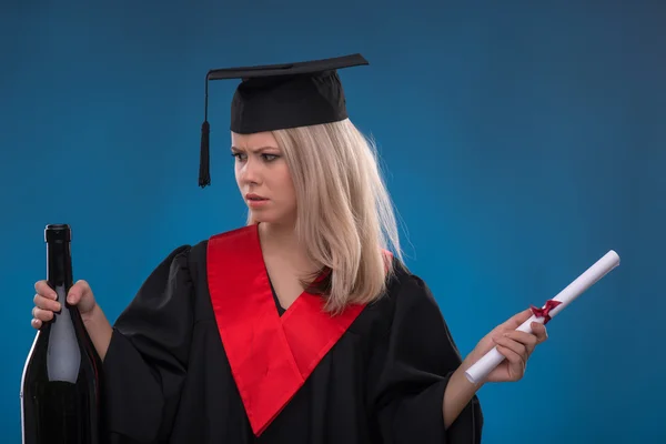 Studentin Mädchen auf blauem Hintergrund — Stockfoto