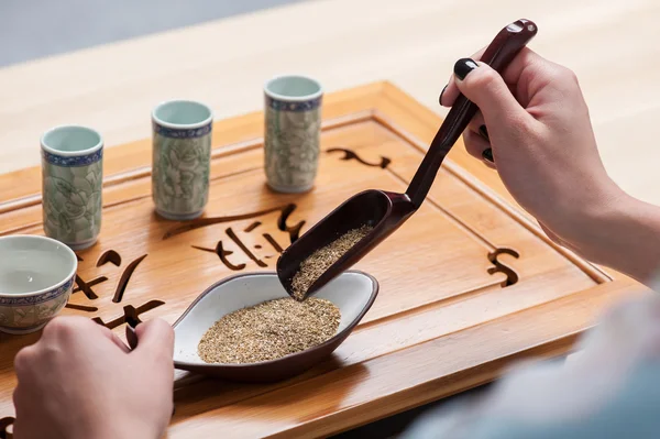 Getting ready for tea ceremony — Stock Photo, Image