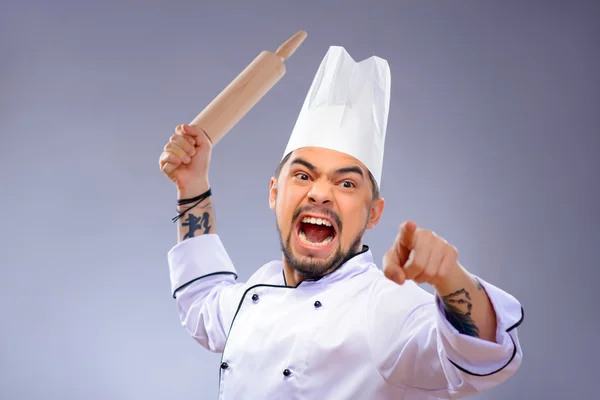 Retrato del joven guapo cocinero — Foto de Stock