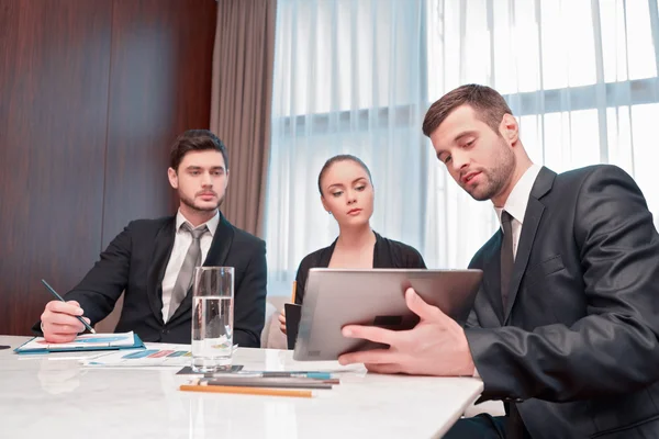 Business meeting with colleagues — Stock Photo, Image