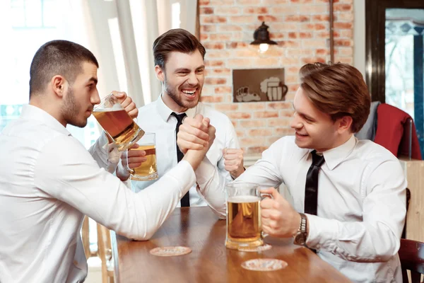 Zeit mit Kollegen verbringen — Stockfoto