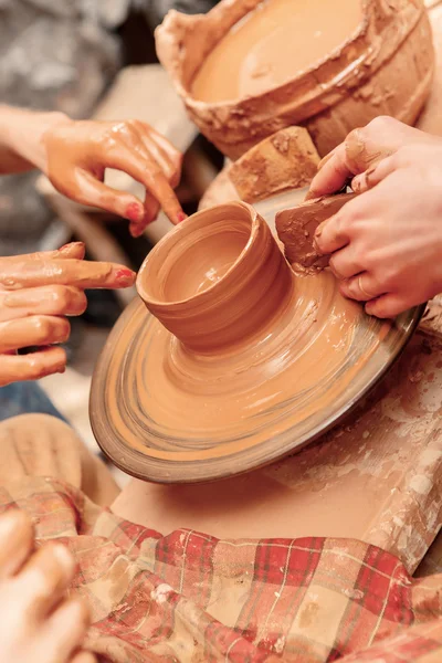 How to make a clay pot — Stock Photo, Image