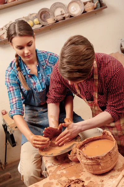 De creatieve werk Clay in studio — Stockfoto