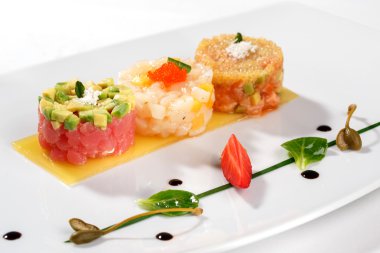 Ton balığı ile tartar