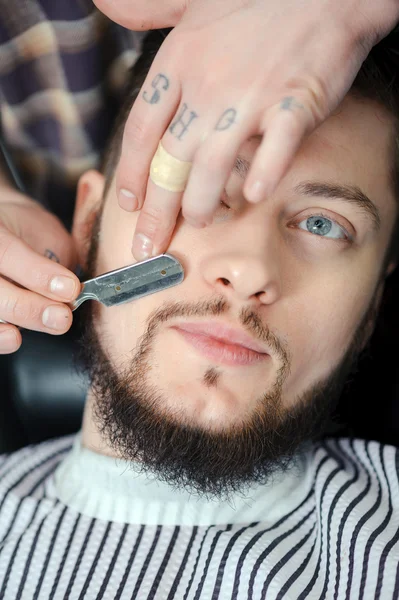 Old-fashioned male shaving — Stock Photo, Image