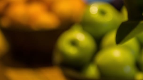 Fresh ripe green apples — Stock Video