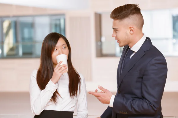 Koffiepauze tijdens de vergadering — Stockfoto