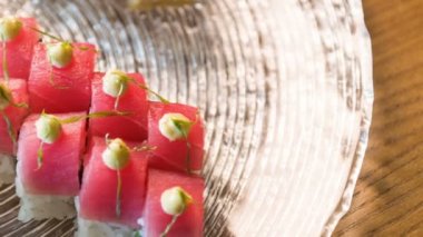 Yatay dolly görüntüsünü farklı lezzetli rulo