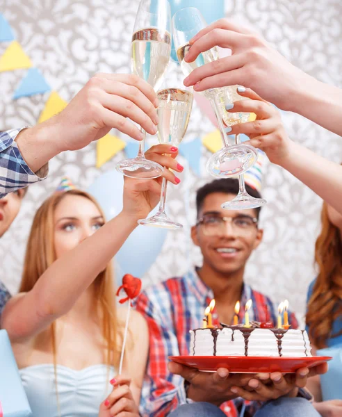 Feliz celebração de um aniversário — Fotografia de Stock