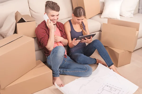 Nice couple discussing plan — Stock Photo, Image