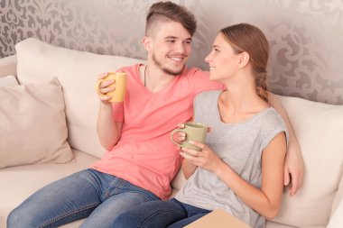 Çay içme canlı genç çift 