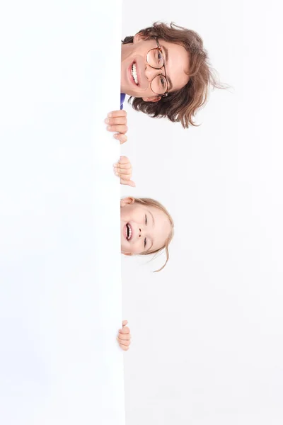 Padre e hija escondidos . — Foto de Stock