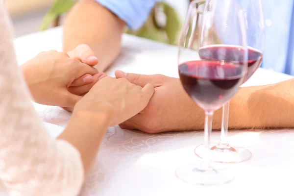 Loving couple drinking wine — Stock Photo, Image