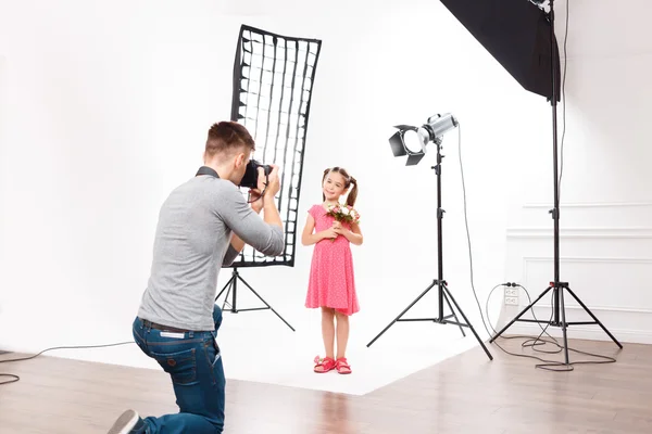 Así es como se ve la sesión de fotos de los niños. . —  Fotos de Stock