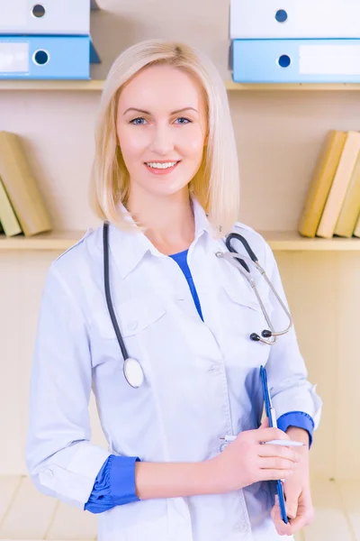 Professional nurse involved in work — Zdjęcie stockowe