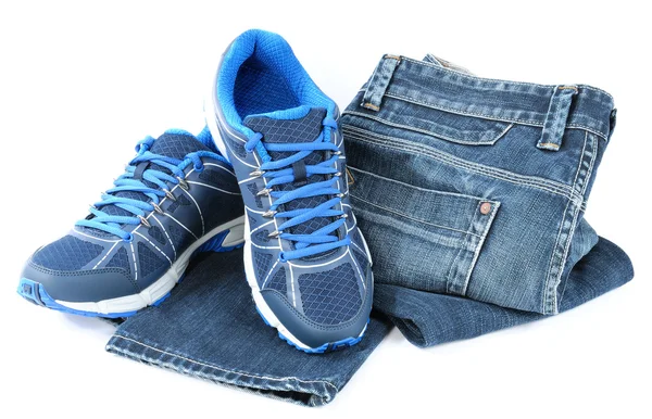 Chaussures de sport pour hommes et jeans — Photo