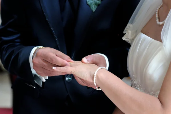 Hands in marriage — Stock Photo, Image