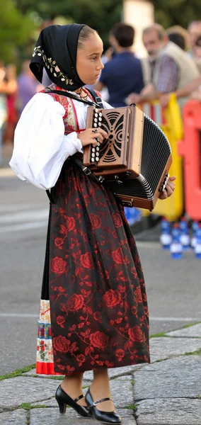 Musicians with the traditional costume of Sardinia. — Stock fotografie