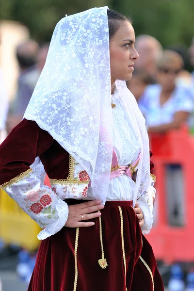 Tradiční kroje ze Sardinie. — Stock fotografie