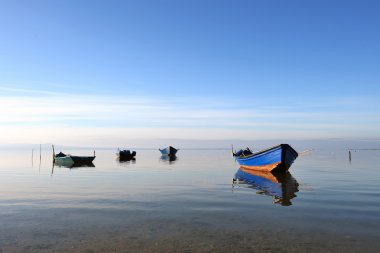 Balıkçı tekneleri, yatak