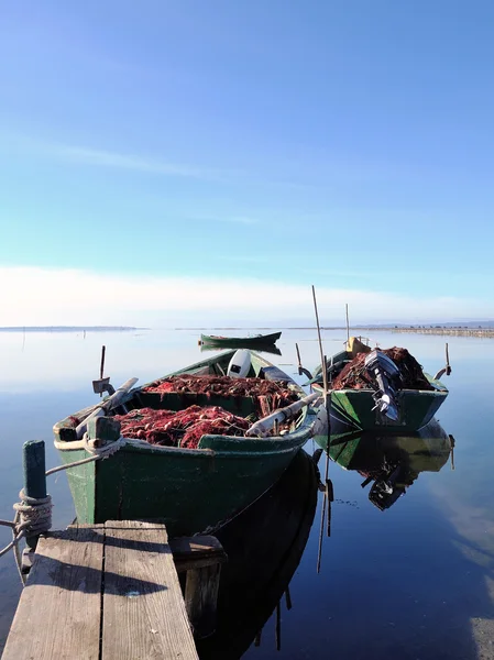 Barcos de pesca en amarre — Foto de Stock